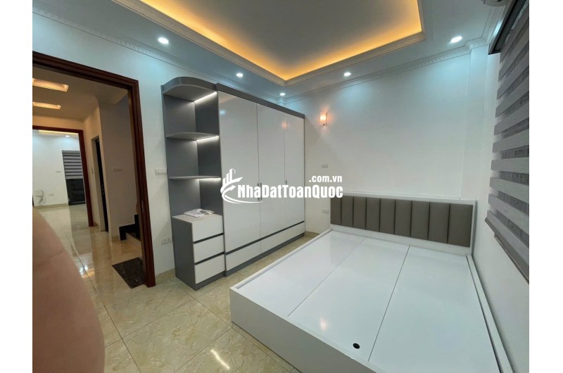 Bán nhà Nguyễn Văn Cừ, Long Biên 50m² x 5 tầng, phân lô, ô tô ở ngay. Dưới 10.9 tỷ